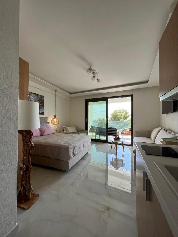 Wide Blue Luxury Boutique Suites Néos Marmarás Exterior foto